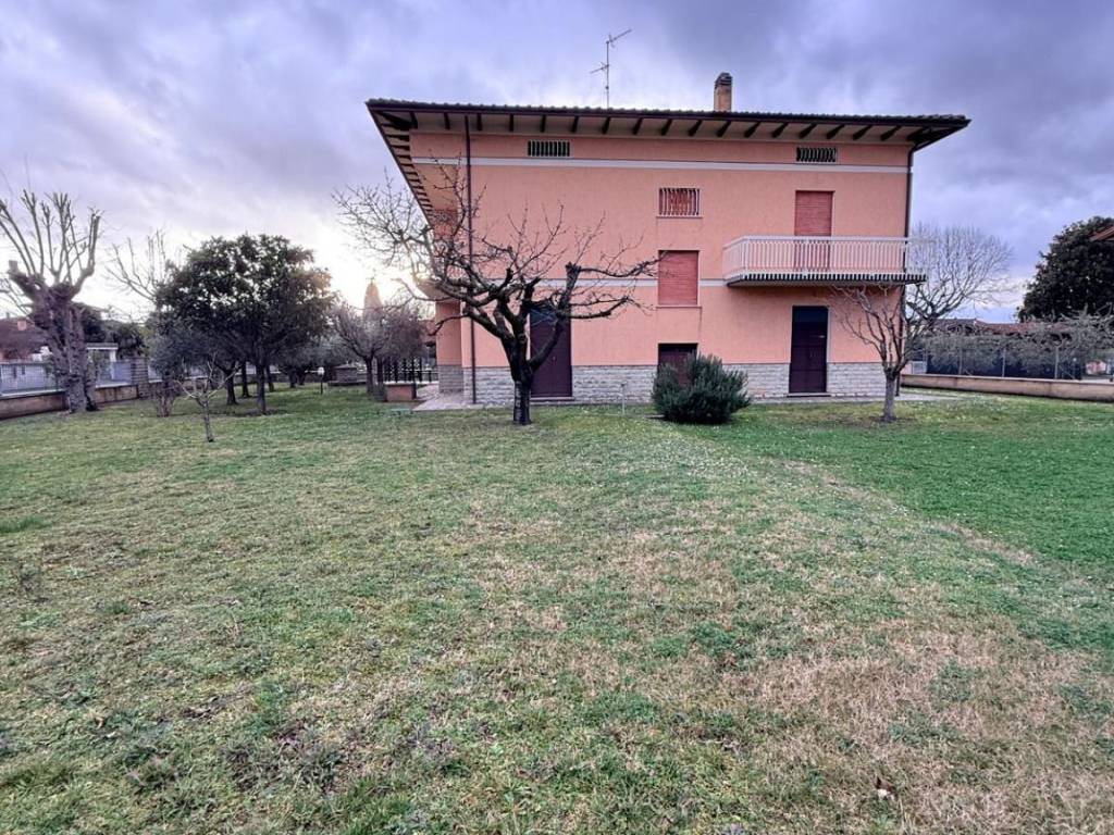 Villa a Spello in Via del Lavoro - Foto 2