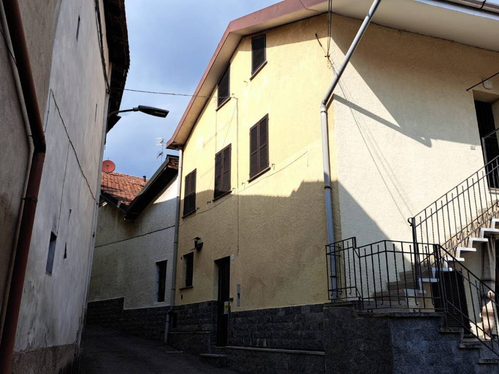 Casa indipendente a Oggiona con santo stefano in Via Introini, 7 - Foto 2