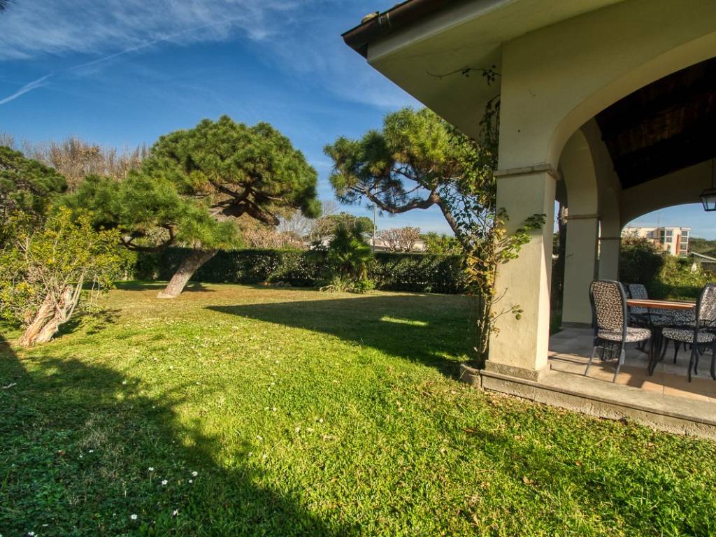 Villa a Fiumicino in Viale Viareggio - Foto 3