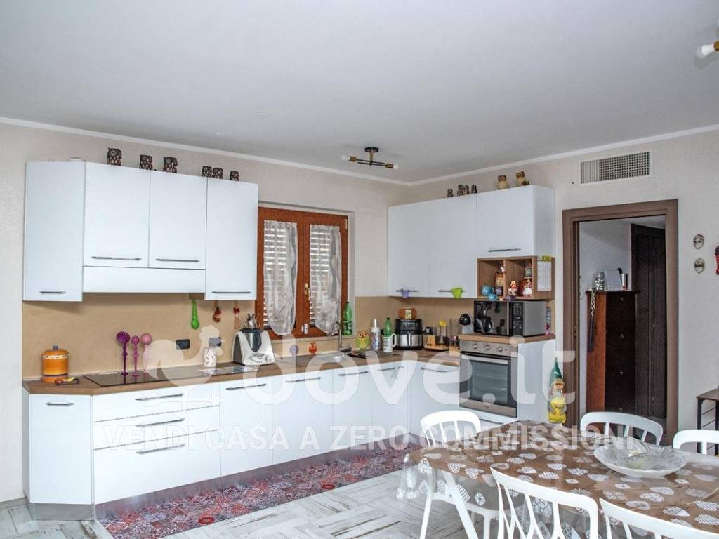 Appartamento a Latina in Via Tremiti, 35 - Foto 3