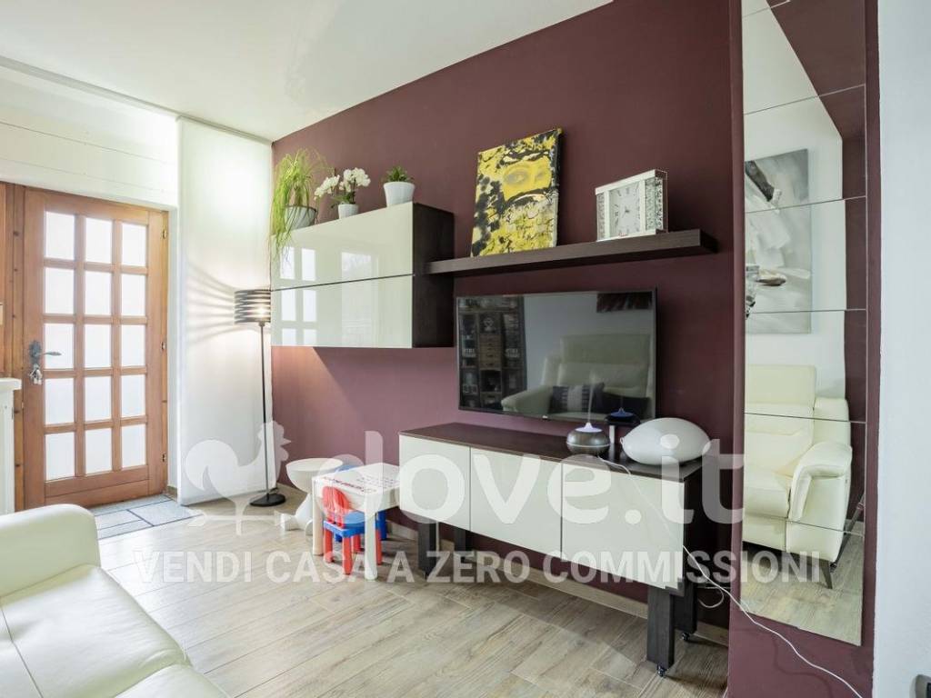 Appartamento a Luino in Via Asmara, 43 - Foto 2