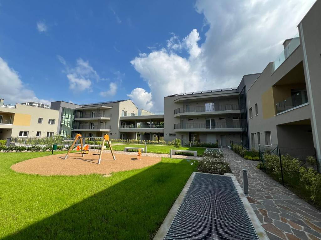 Appartamento a Arcore in Via Cesare Battisti, 70 - Foto 2