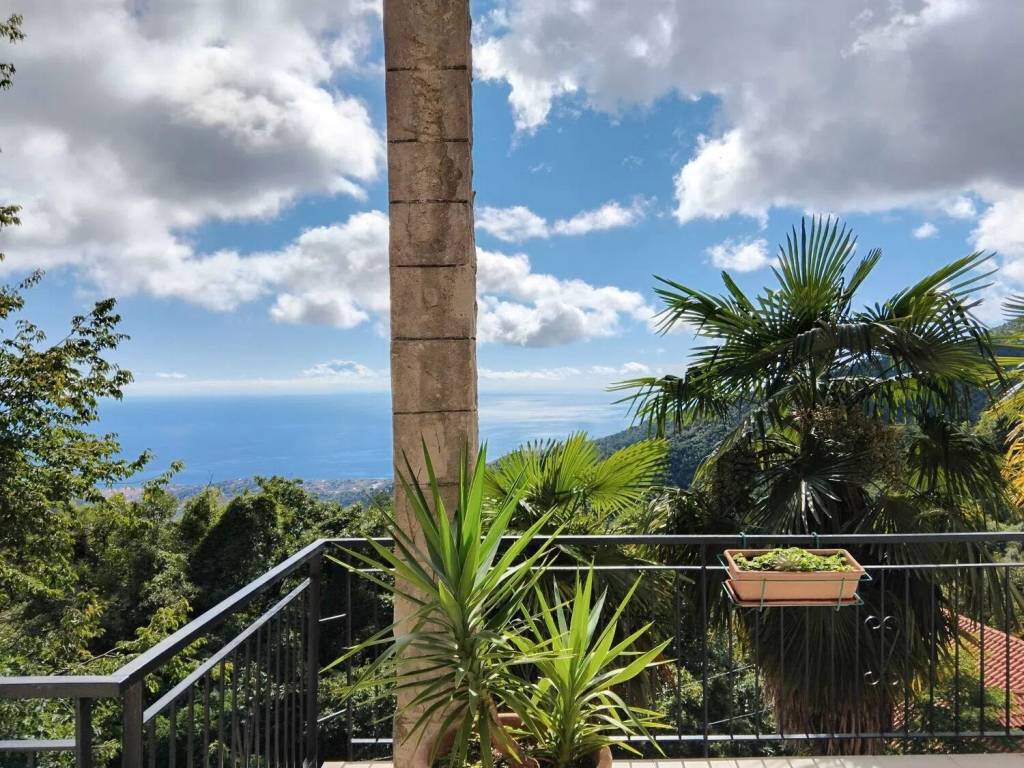 Villa a Sanremo in Strada Sen. Ernesto Marsaglia, 485 - Foto 2