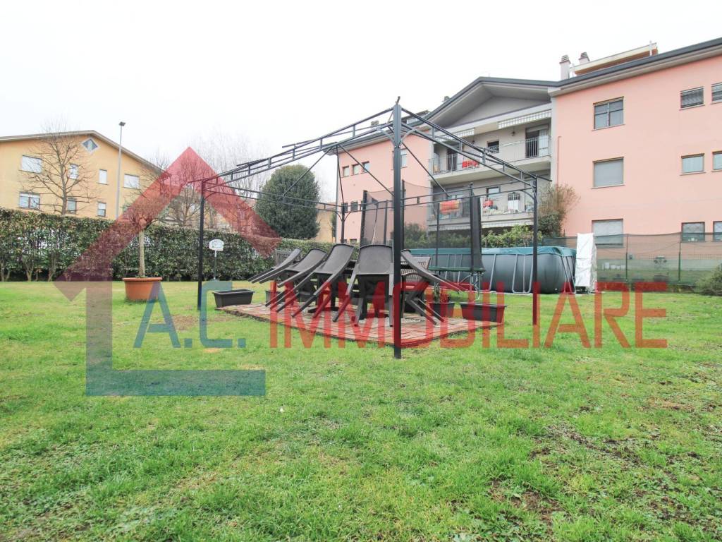Villa a Vergiate in Via Sant'Eurosia, 5 - Foto 3