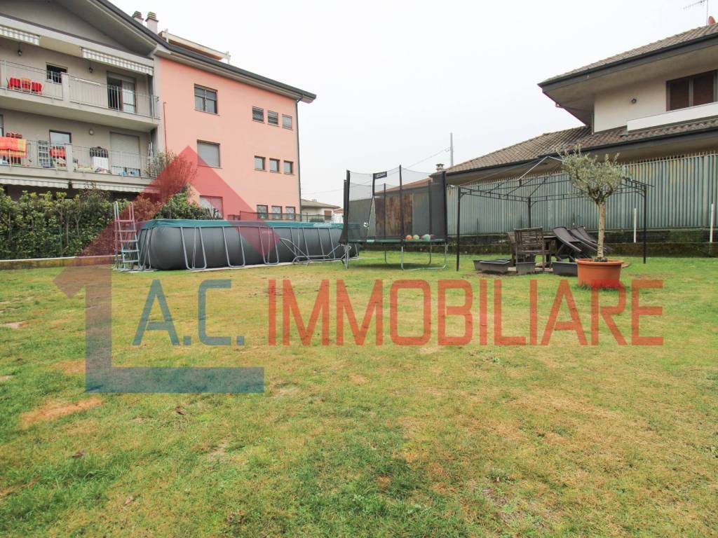 Villa a Vergiate in Via Sant'Eurosia, 5 - Foto 5