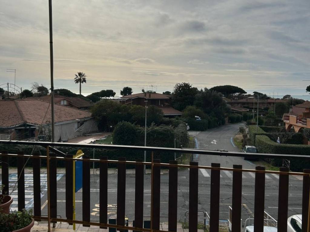 Appartamento a Ladispoli in Via Saturno - Foto 4