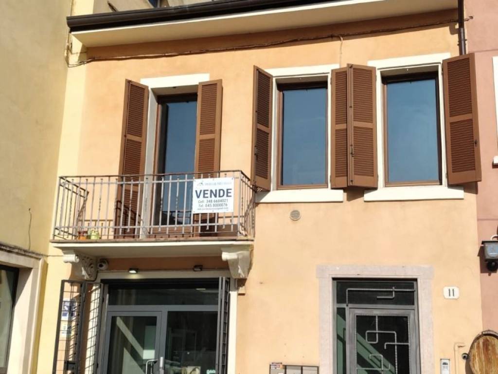 Palazzo / stabile a Verona in Piazza 16 Ottobre, 11 - Foto 2