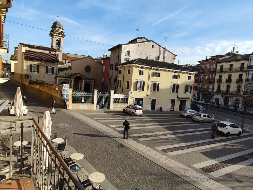 Palazzo / stabile a Verona in Piazza 16 Ottobre, 11 - Foto 3