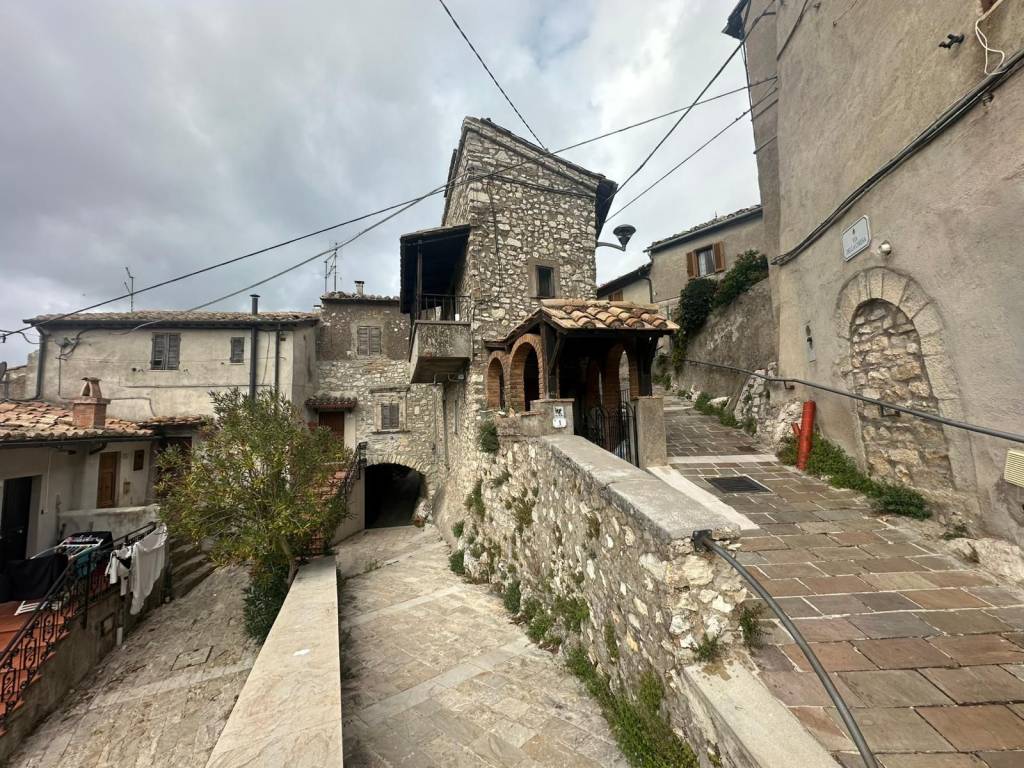 Appartamento a Terni in Via della Chiesa - Foto 4