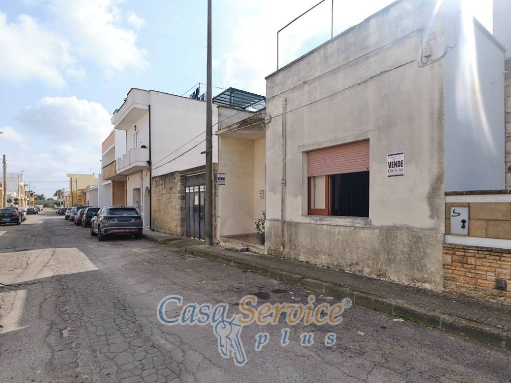 Casa indipendente a Taviano in Via Martiri del Risorgimento - Foto 2