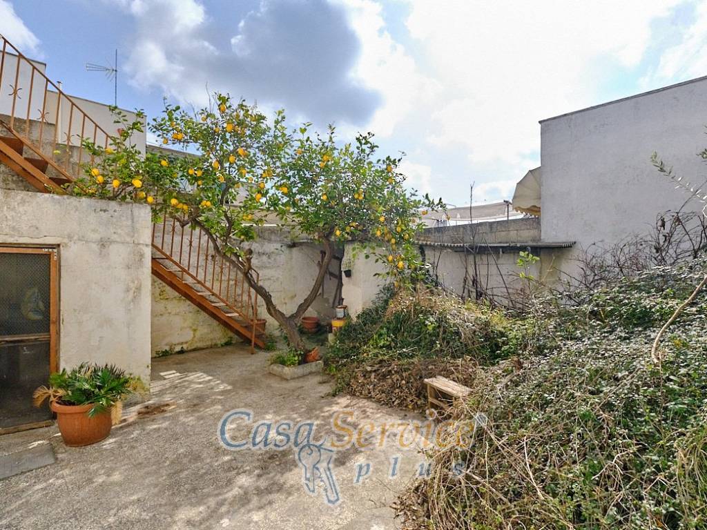 Casa indipendente a Taviano in Via Martiri del Risorgimento - Foto 5
