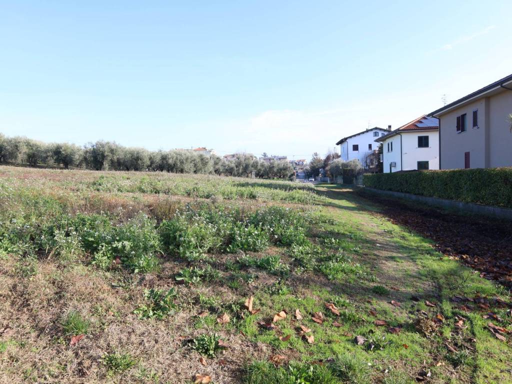 Terreno a Morro d'oro in Via Giovanni Giolitti - Foto 2