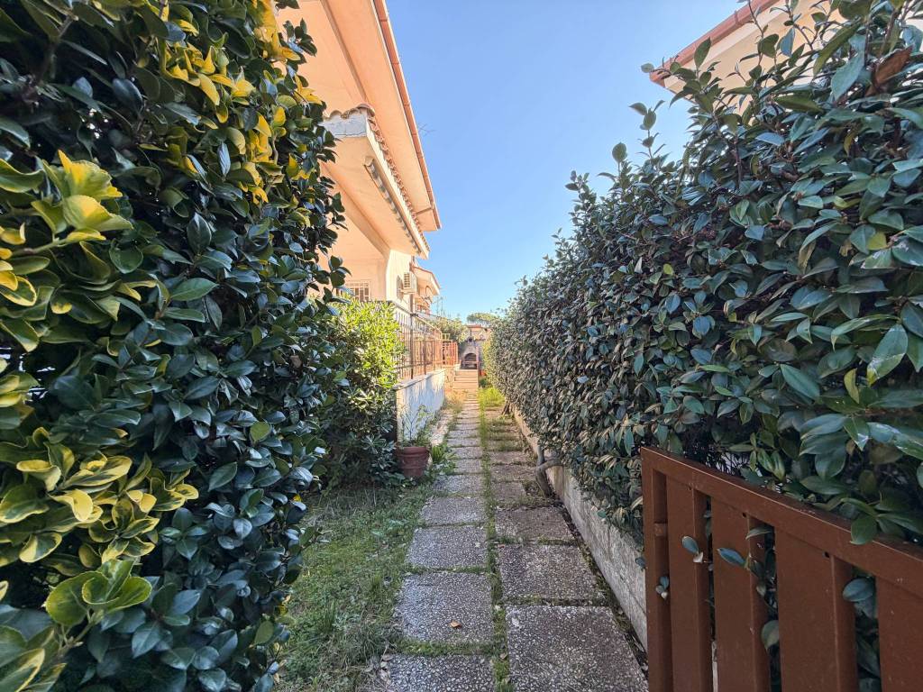 Villetta a schiera a Ardea in Via Tagliamento - Foto 4