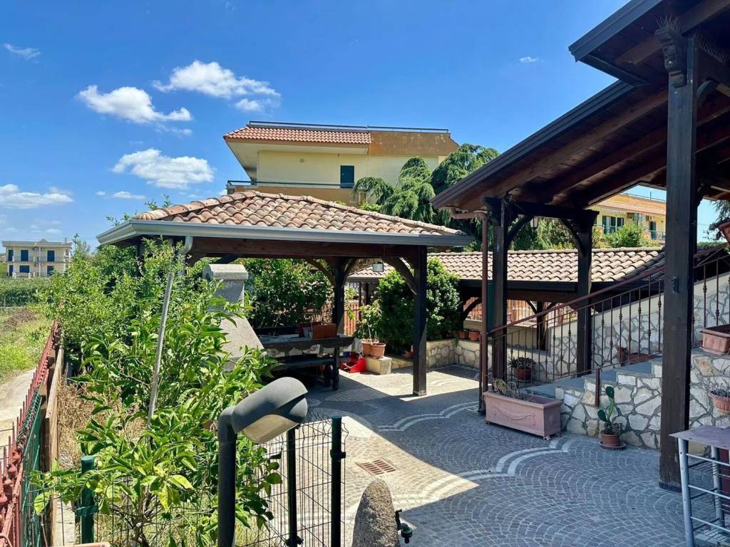 Villa a Giugliano in campania in Strada Provinciale San Nullo-Licola - Foto 4
