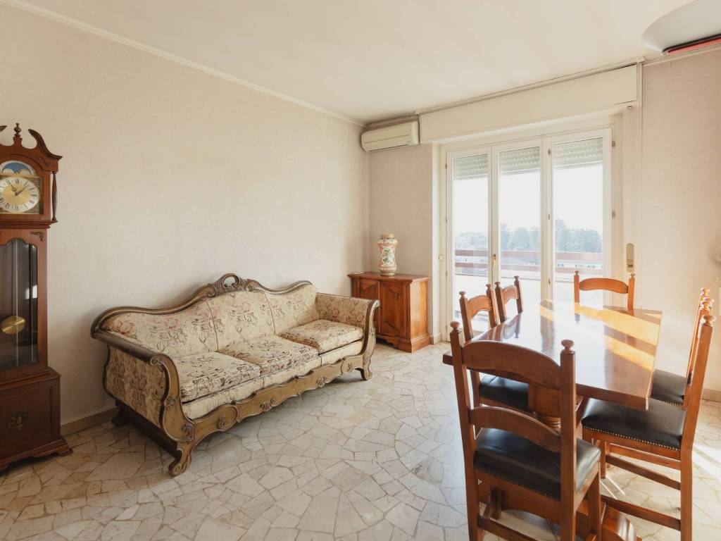 Appartamento a Tradate in Corso Ingegner Paolo Bernacchi, 172 - Foto 2