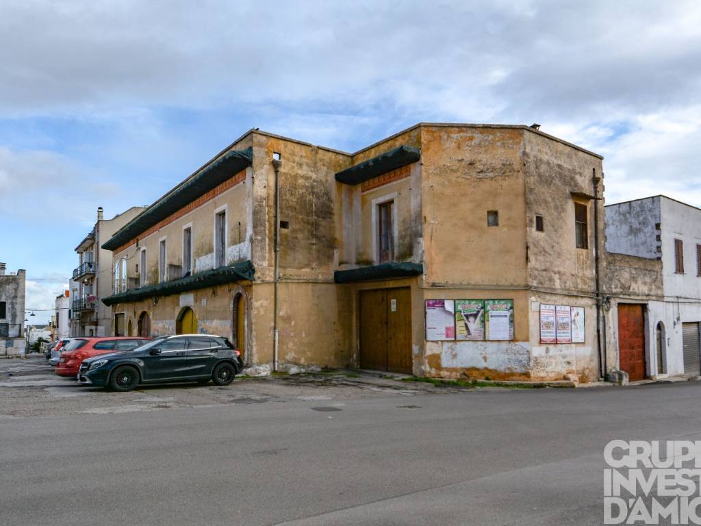 Palazzo / stabile a Ceglie messapica in Piazza della Repubblica - Foto 4