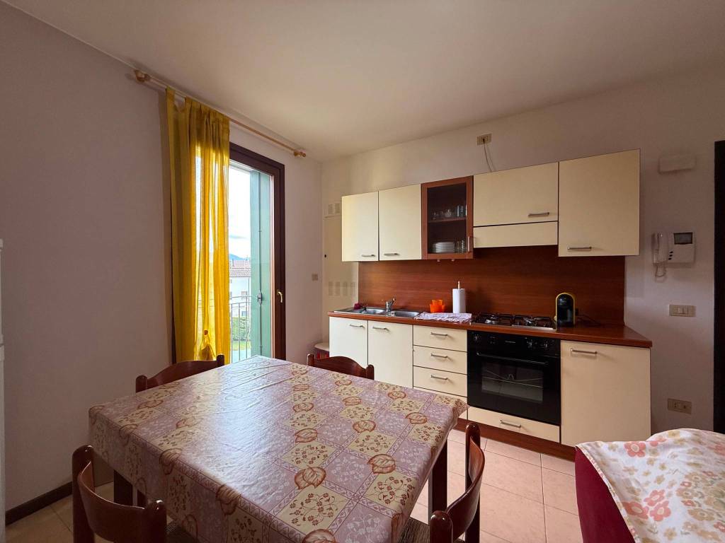 Appartamento a Montecchio maggiore in Via Alcide De Gasperi - Foto 4