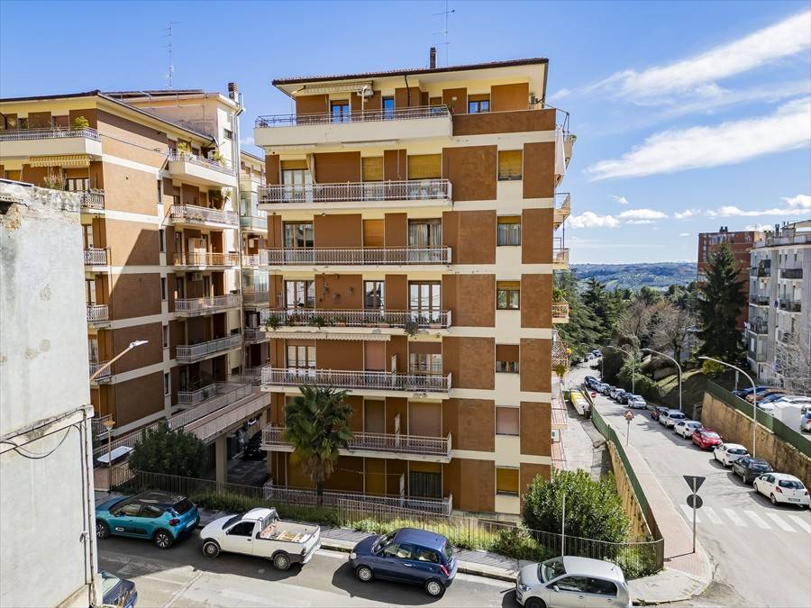 Appartamento a Chieti in Via Martiri Lancianesi - Foto 2