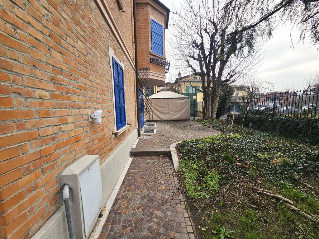 Villa a Sassuolo in Piazza Martiri Partigiani, 88 - Foto 4