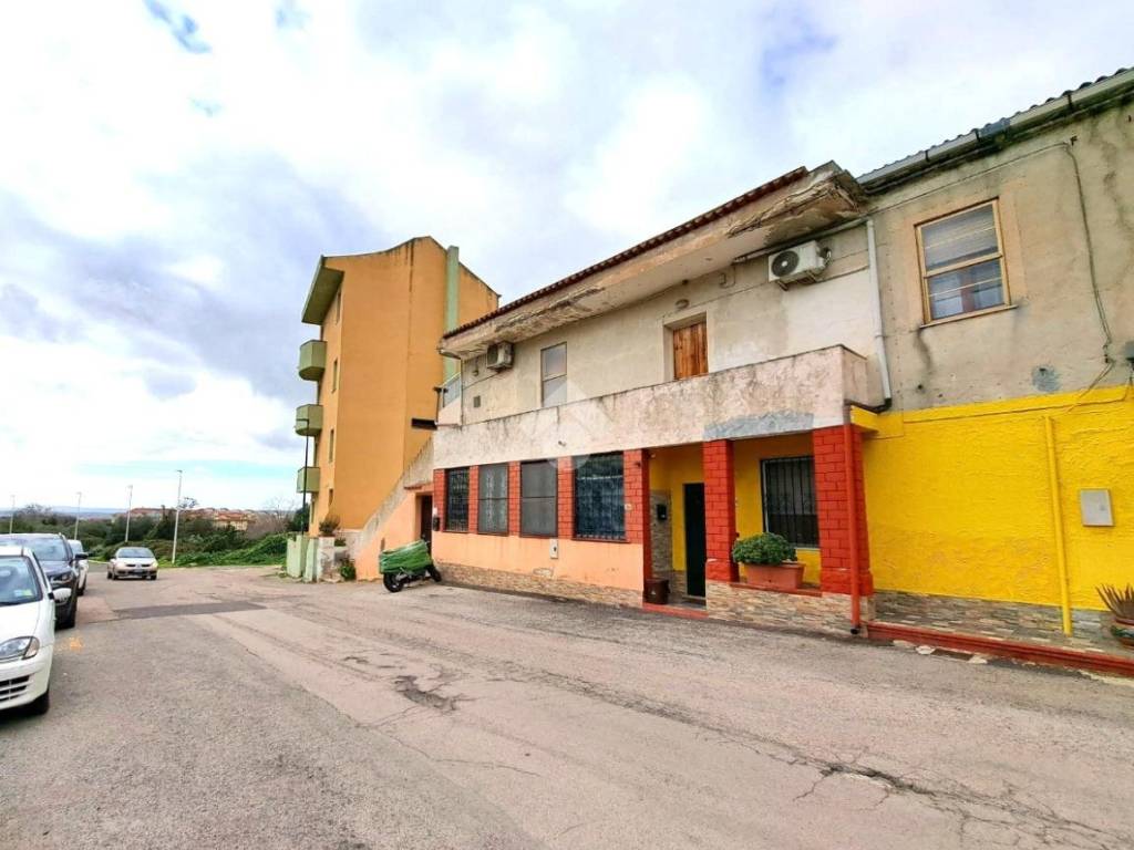 Appartamento a Sassari in REGIONE MONTE FURRU, 14 - Foto 2