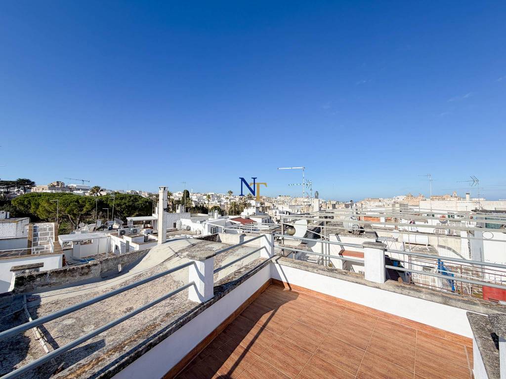 Casa indipendente a Ostuni in Via Professor Alfonso Pomes - Foto 2