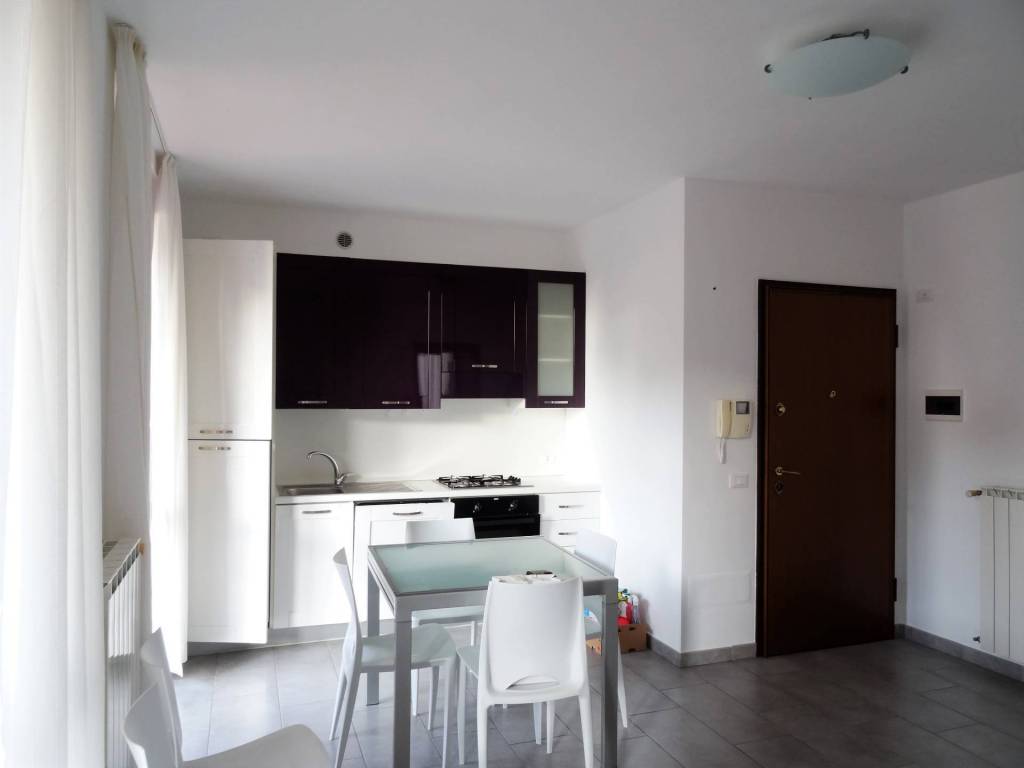 Appartamento a Samarate in Via Agusta, 441 - Foto 2