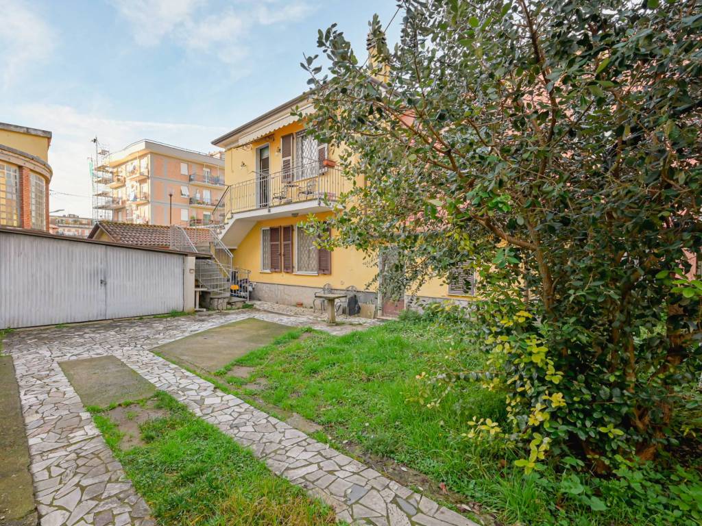 Villetta a schiera a Sarzana in Via Sobborgo Emiliano, 85 - Foto 2