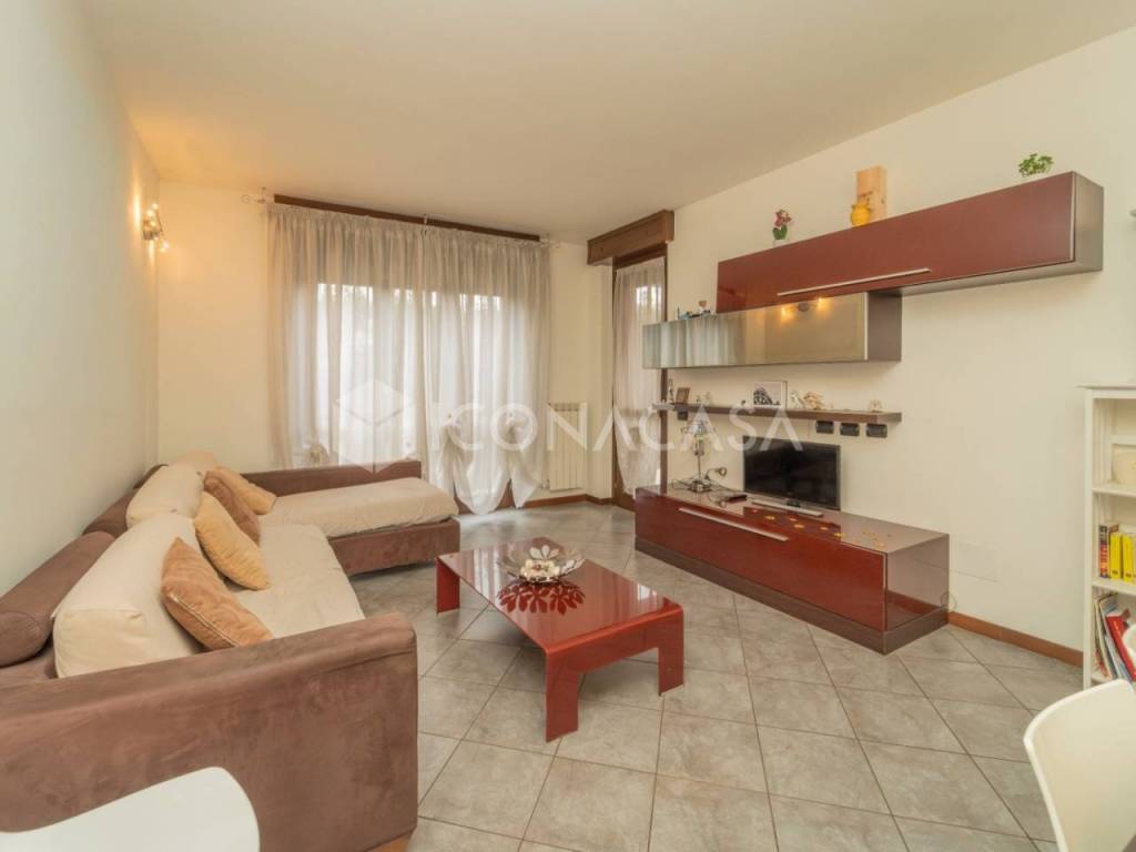 Appartamento a Parabiago in Via Aleardo Aleardi, 16 - Foto 2