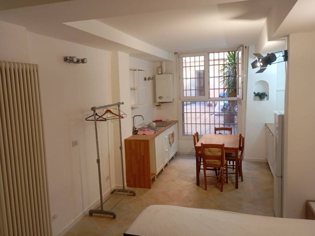 Appartamento a Bologna in Via del Borgo di San Pietro, 65 - Foto 2