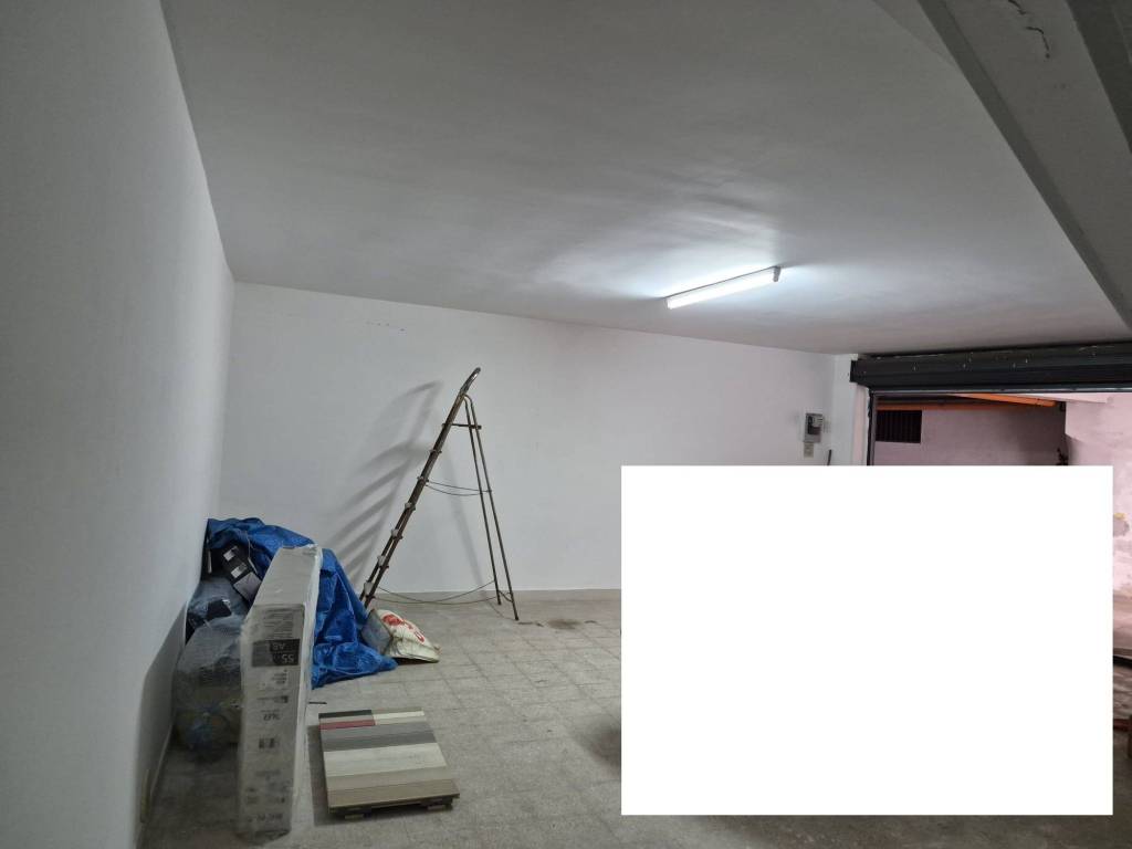 Box / garage a Bitonto in Via Cappuccini Traversa, 6 - Foto 2