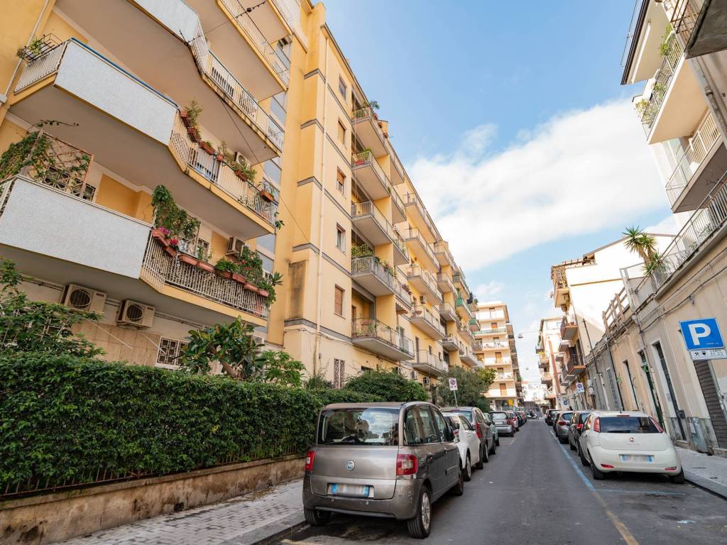Appartamento a Catania in Via Giuseppe Macherione, 14 - Foto 2