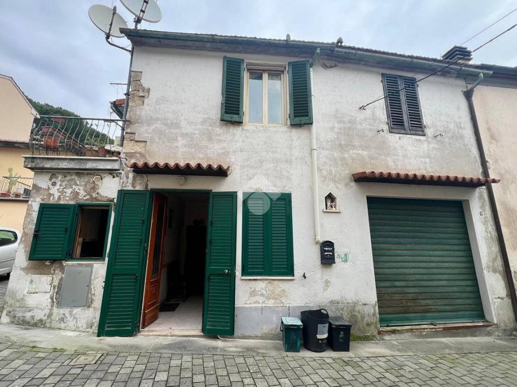 Casa indipendente a Prato in Via 29 Martiri - Foto 2