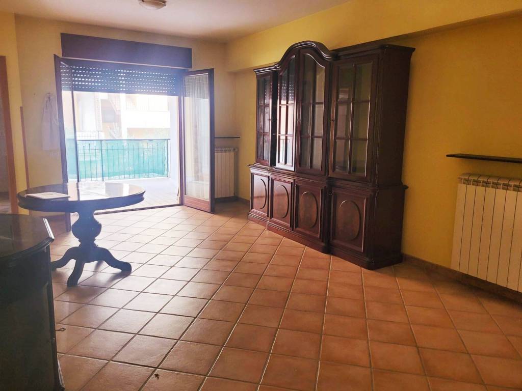 Appartamento a Monterotondo in Via Carso - Foto 4