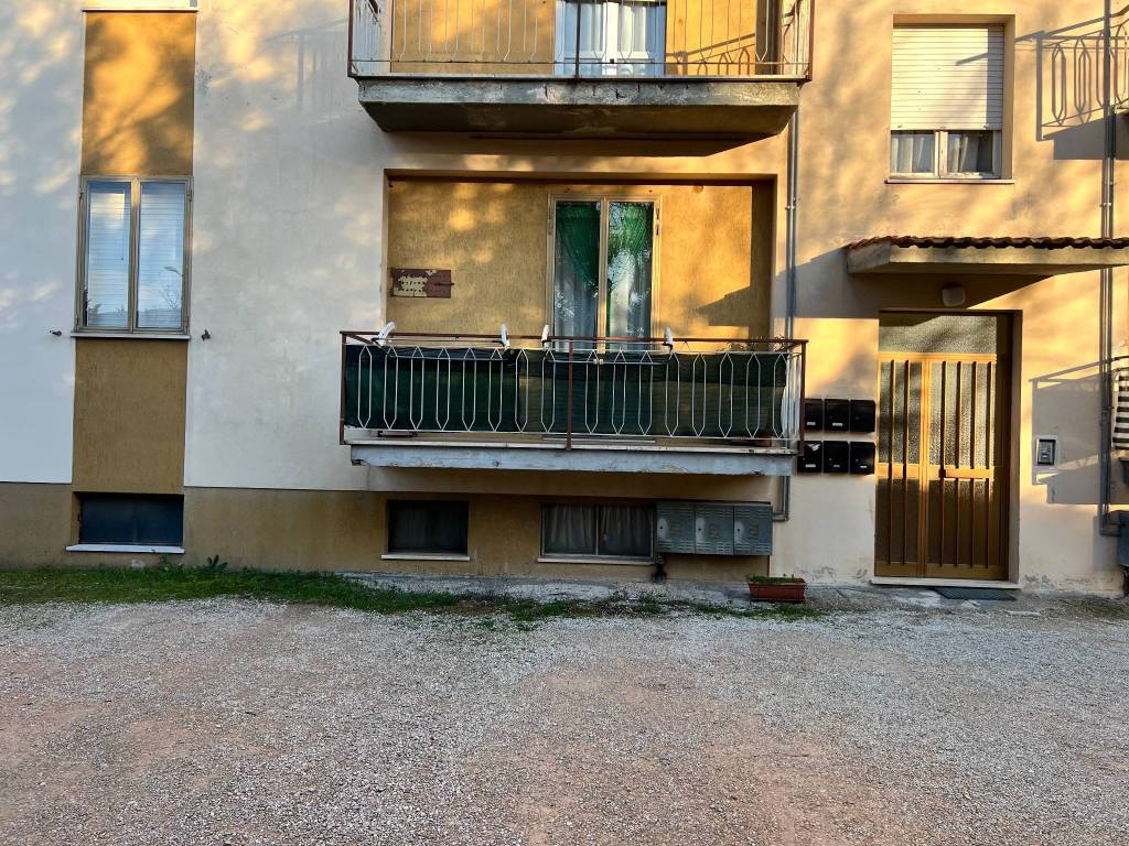 Appartamento a Caldarola in Viale Aldo Moro, 41 - Foto 2