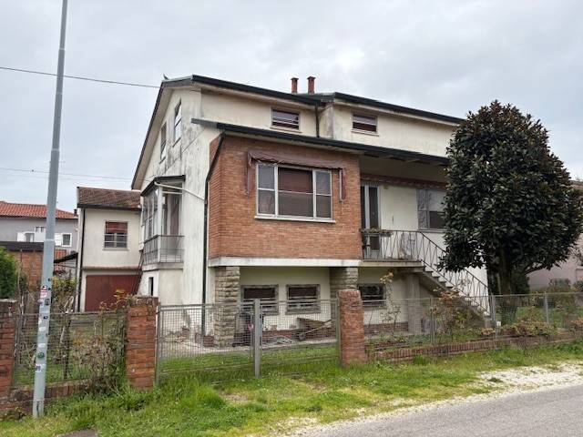 Villa a Conselice in Via Raffaello Sanzio, 8 - Foto 2