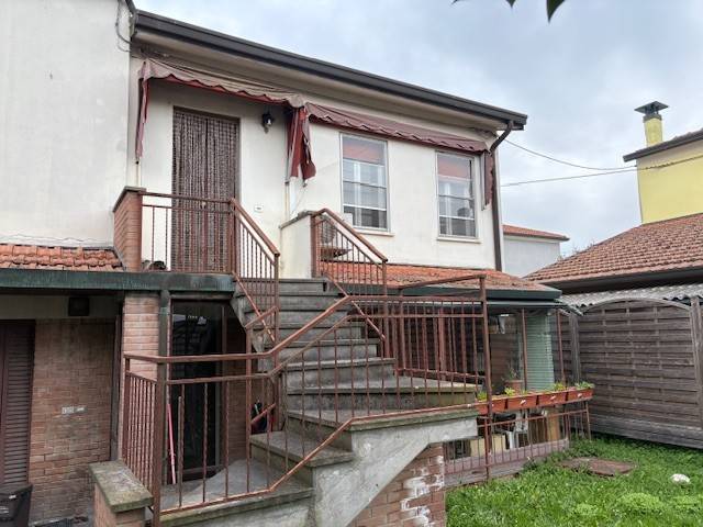 Villa a Conselice in Via Raffaello Sanzio, 8 - Foto 5