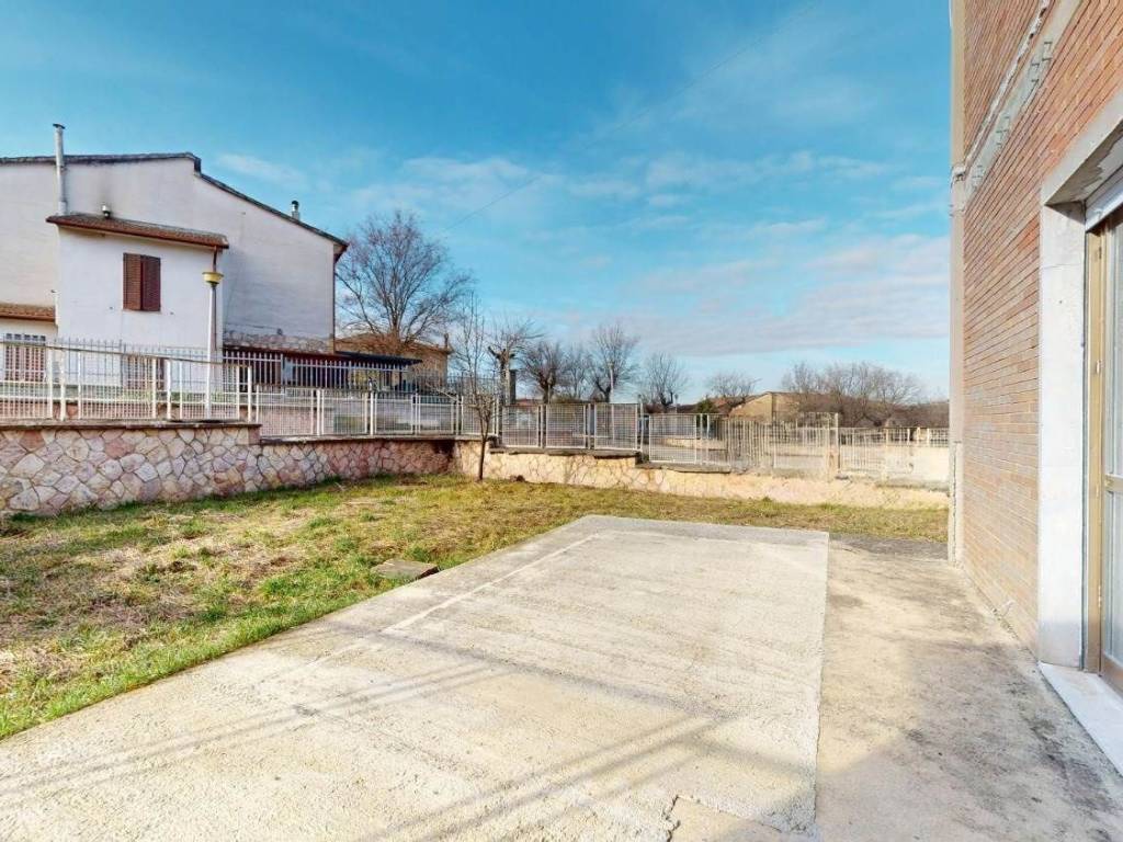 Casa indipendente a Giano dell'umbria in Villaggio Enel - Foto 4