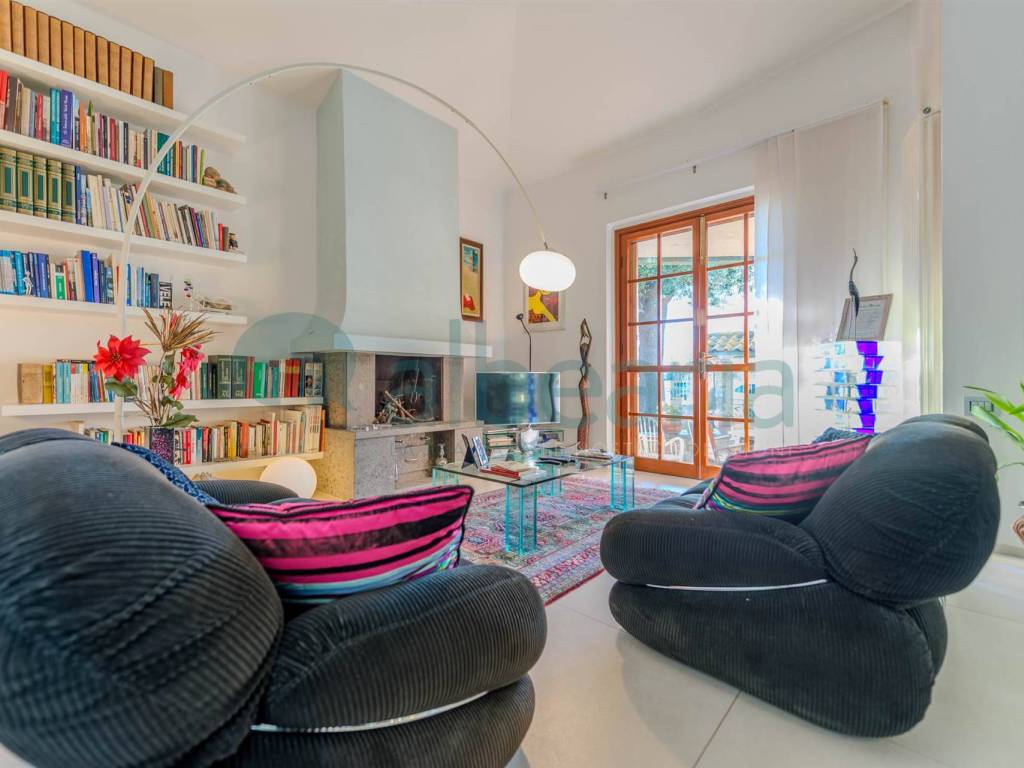 Villa a Follonica in Via Monte Rosa - Foto 3
