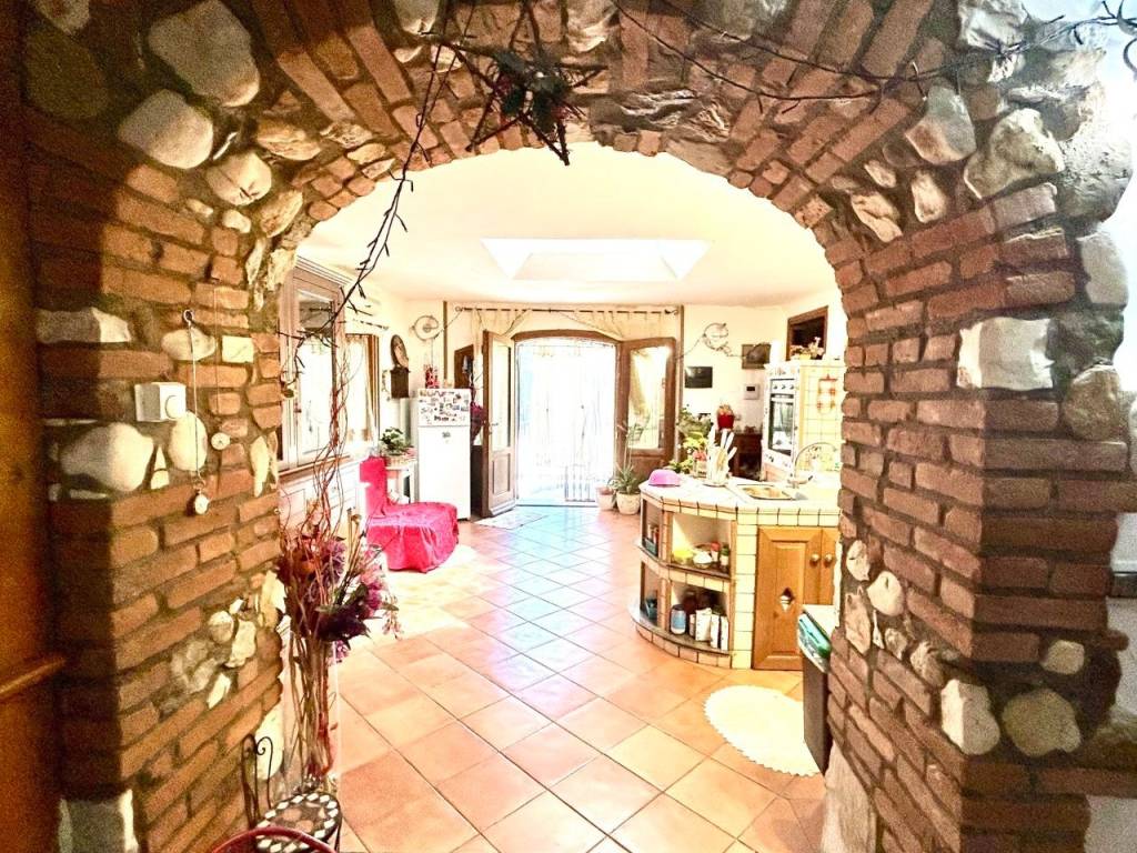 Villa a Sarzana in VIA PATERNINO, 33 - Foto 2