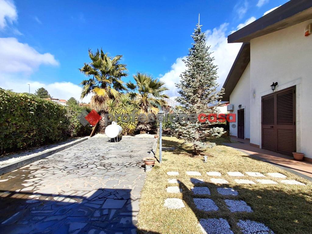 Villa a Pedara in Via delle Ginestre, 23 - Foto 5