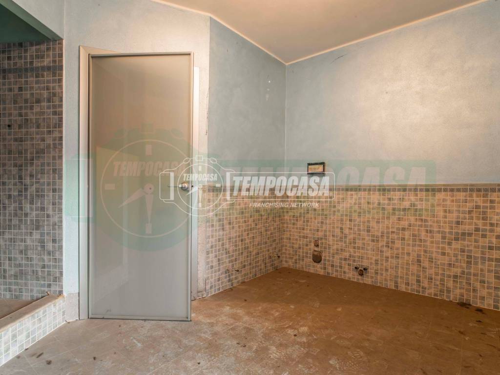 Appartamento a Cislago in Via Principe Amedeo - Foto 4