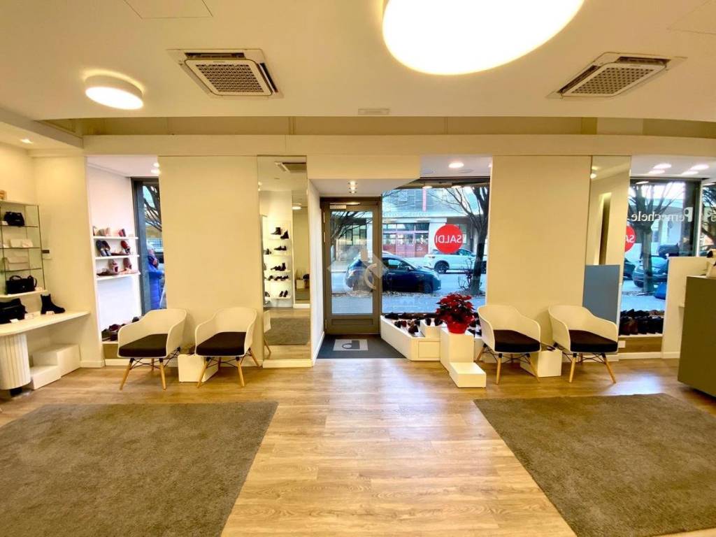 Immobile a Novara in Negozio Viale Dante, 2 - Foto 2