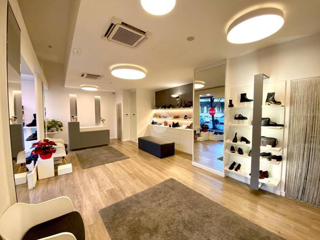 Immobile a Novara in Negozio Viale Dante, 2 - Foto 3