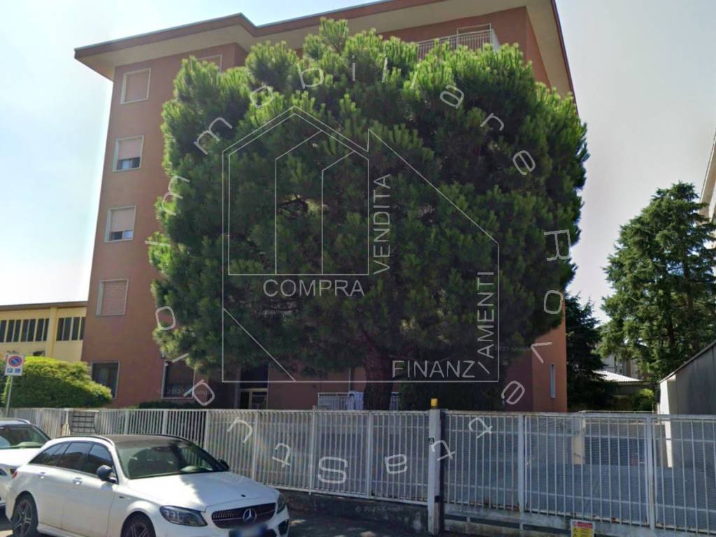 Appartamento a Busto arsizio in Via Vizzola Ticino, 12 - Foto 3