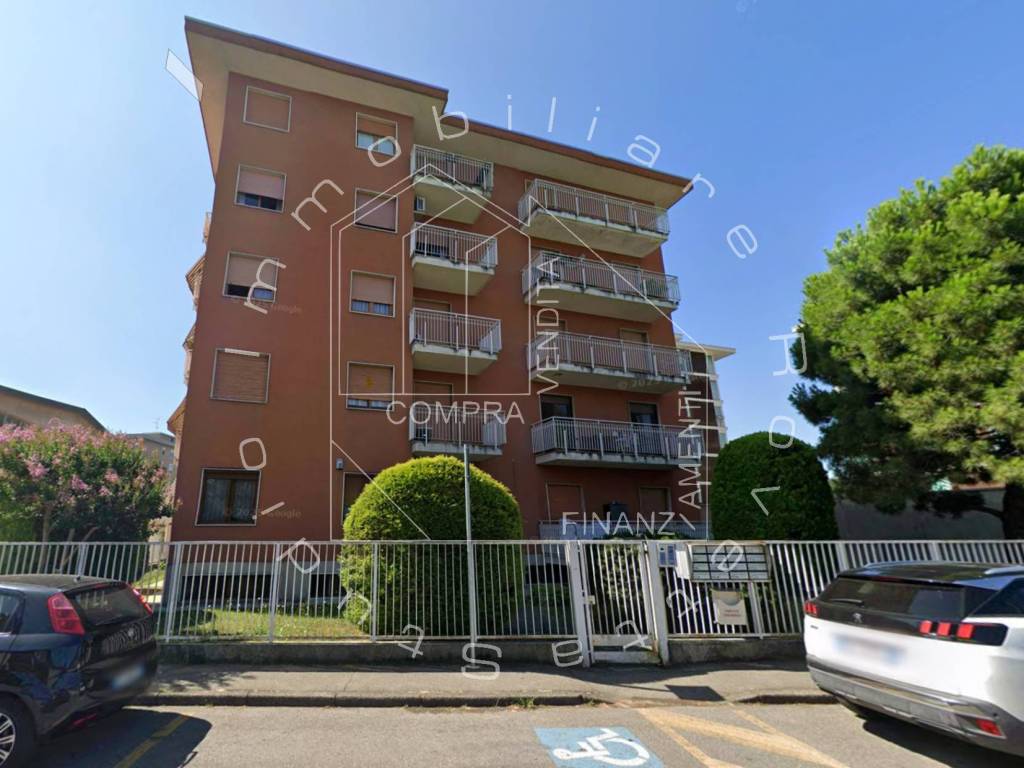 Appartamento a Busto arsizio in Via Vizzola Ticino, 12 - Foto 4