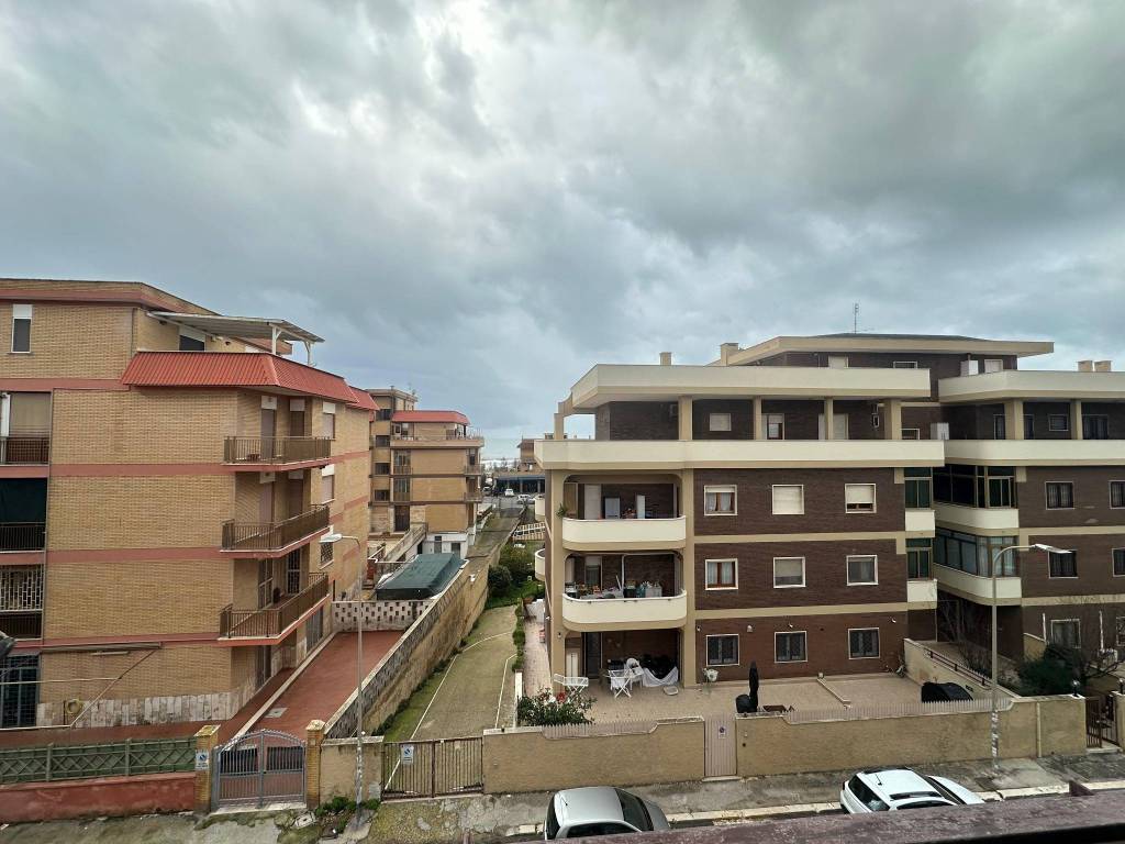 Appartamento a Pomezia in Via Lucerna - Foto 4