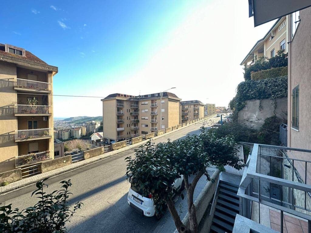 Appartamento a Catanzaro in Viale dei Bizantini, 5 - Foto 2
