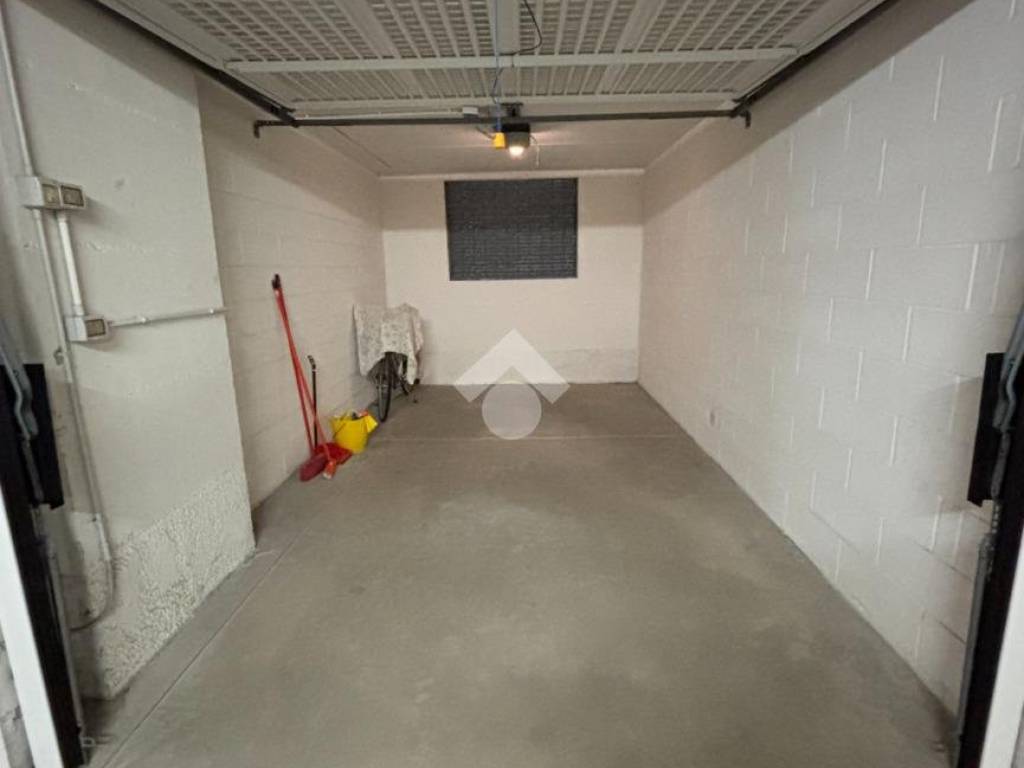 Box / garage a Rimini in Viale Giuseppe Giusti, 29 - Foto 2