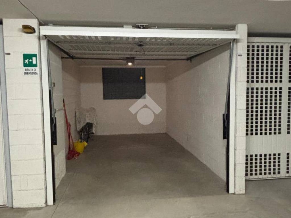 Box / garage a Rimini in Viale Giuseppe Giusti, 29 - Foto 4