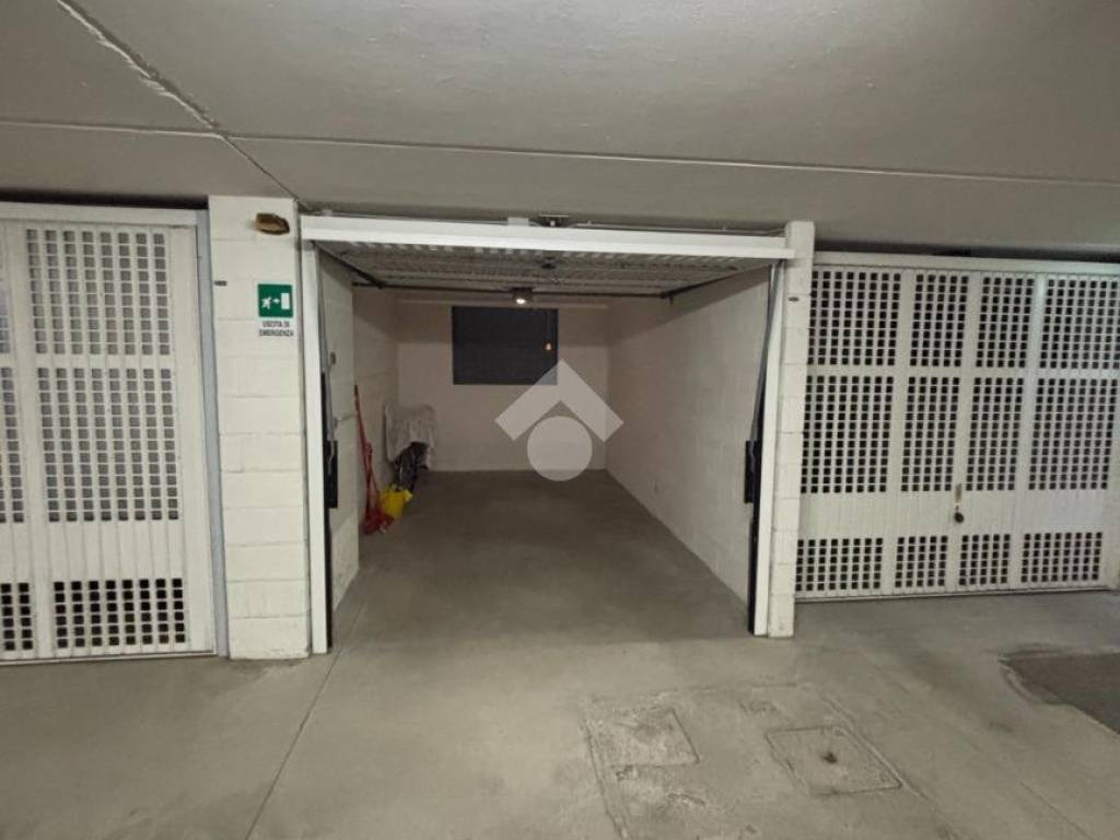 Box / garage a Rimini in Viale Giuseppe Giusti, 29 - Foto 5